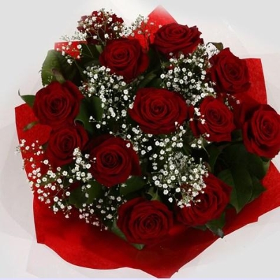 12 Value Red Roses with Gypsy